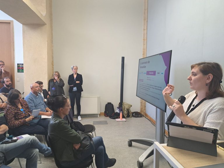 RETEX : comment les employeurs accompagnent les compétences numériques de leurs collaborateurs